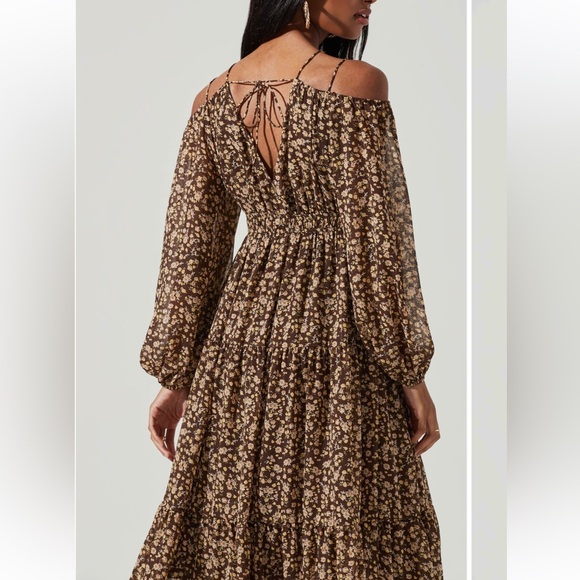 ASTR the Label Ciri Floral Cold Shoulder Long Sleeve Dress - Picture 6 of 11